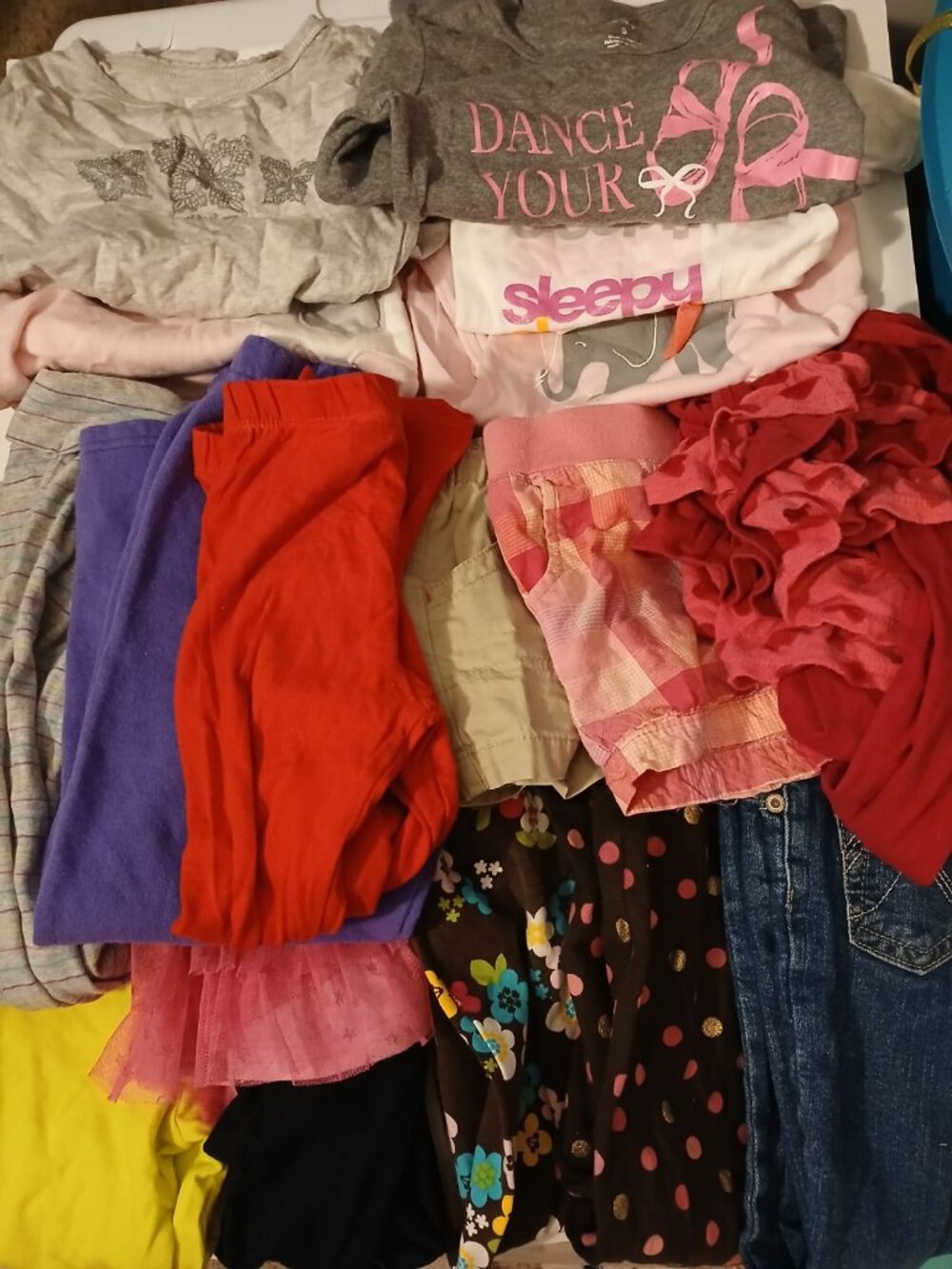 Girls 5/5t Lot of Shirts and pants